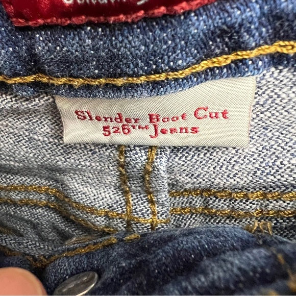 LEVI’S JEANS GENUINELY CRAFTED SLENDER BOOT CUT 526 JEANS. Size 8 Medium - Picture 3 of 5